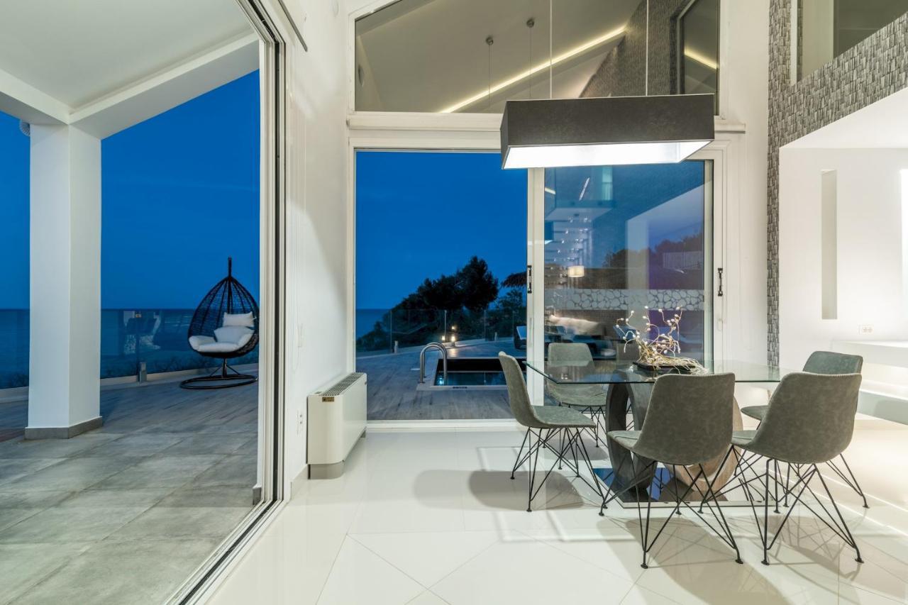 Luxury Villa Cavo Mare Thalassa With Private Pool & Jacuzzi Plános 外观 照片